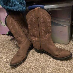 Brown cowgirl boots